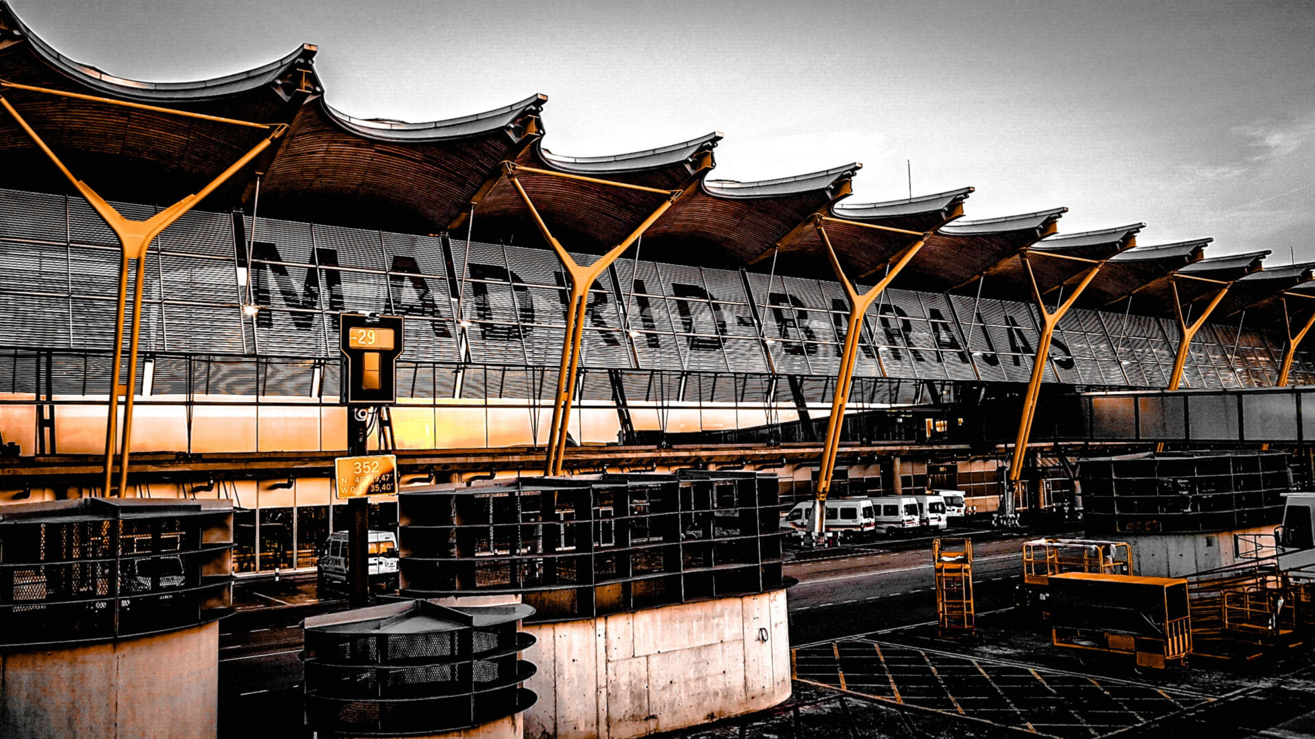 Profesionales del turismo rechazan el aumento de las tasas aeroportuarias