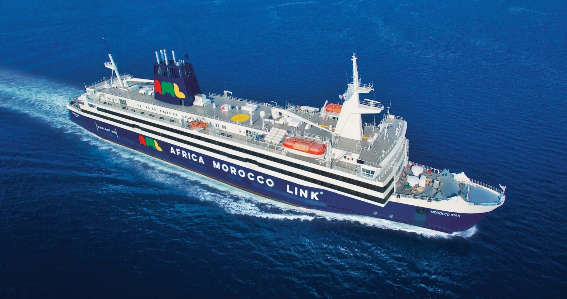 Interrupción del tráfico marítimo entre Tarifa y Tánger por la avería del ferry Regina